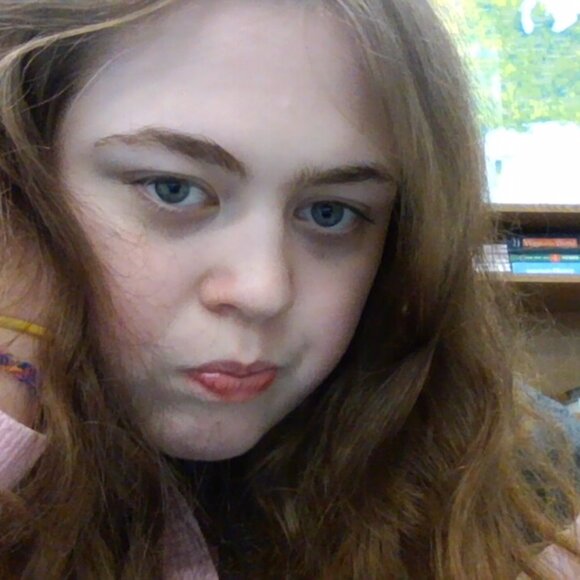 Meet your Posher, Maggie!! - Picture 2 of 3